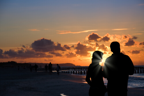 par i solnedgang