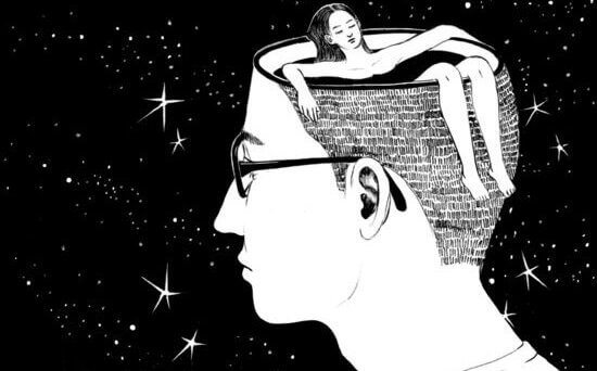 Kvinne bader i hodet til en mann