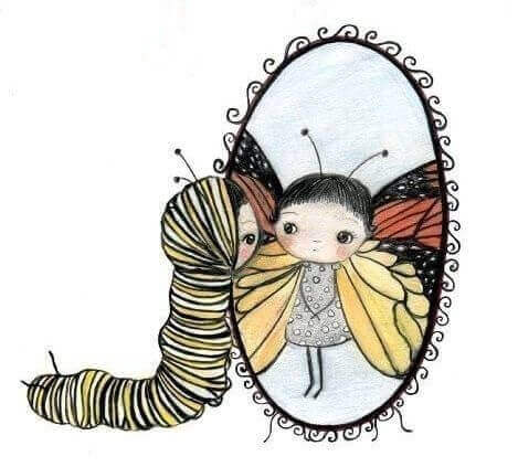 Jente ser sommerfugl i speilet