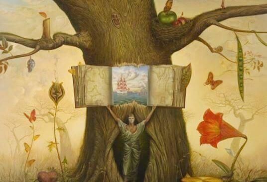 Åpen bok i et tre