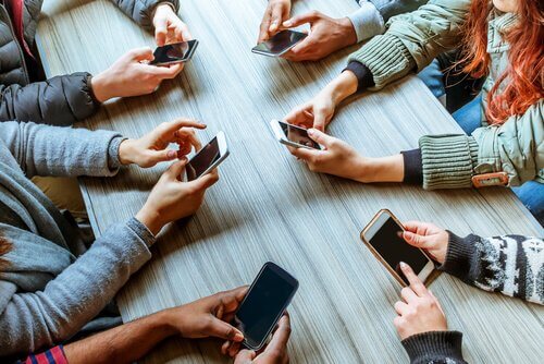 Phubbing: hvordan mobiltelefoner ødelegger forhold