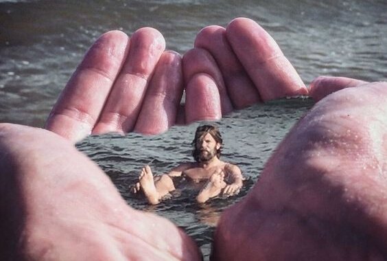 Mann i vann i en annens hender