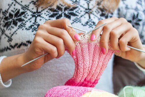 5 grunner til at strikking er bra for følelsene dine