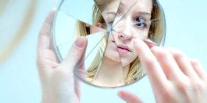 11 tegn på at du er for selvkritisk