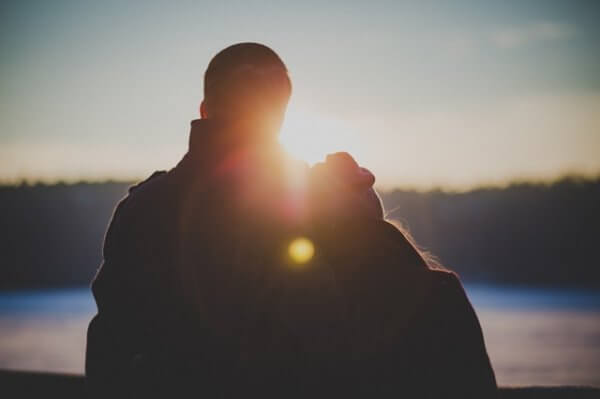 Par i solnedgang