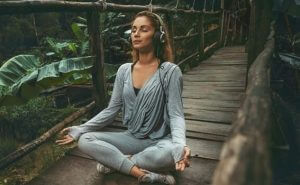 10 fordeler ved å lytte til avslappende musikk