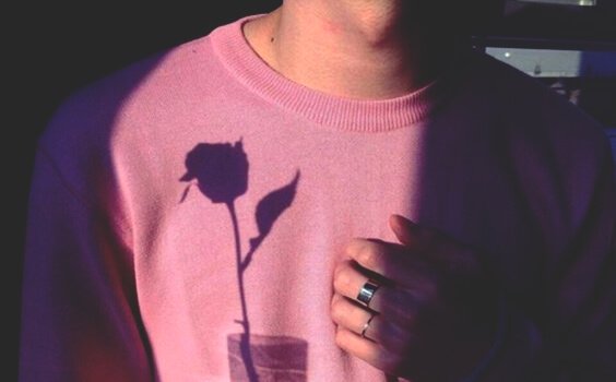 Genser med skygge av rose