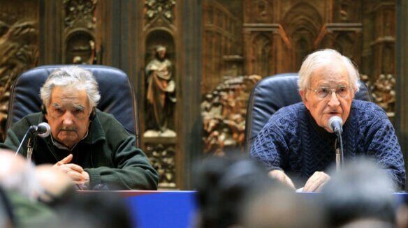 En pressekonferanse med Noam Chomsky