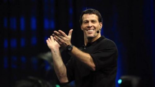 Tony Robbins applauderer