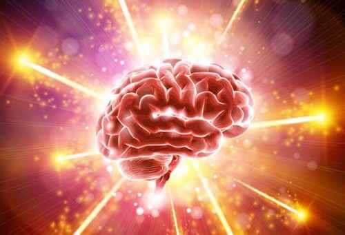 Illustrasjon av en glødende hjerne