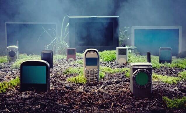 En kirkegård av gamle mobiltelefoner