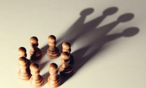 5 kognitive biaser som favoriserer de som er i maktposisjoner