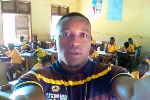 Mr. Kwadwo, den ghanesiske læreren i klasserommet sitt