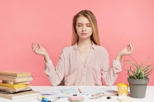 Oppmerksomhetskontroll som en nøkkel for å koble til nuet igjen