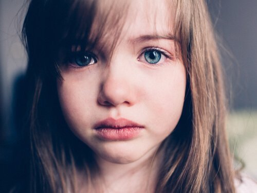 Tristhet hos barn: Slik kan du hjelpe dem