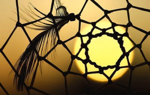 Legenden om drømmefangeren forteler oss at hver slutt også er en begynnelse.