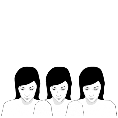 Tre kvinner ser på hverandre
