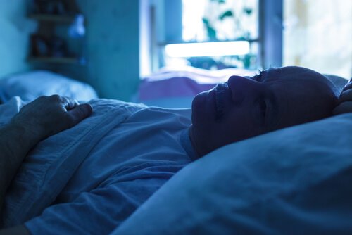 Søvnproblemer kan være et symptom på mannlig overgangsalder.