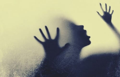 En skygge ber om hjelp