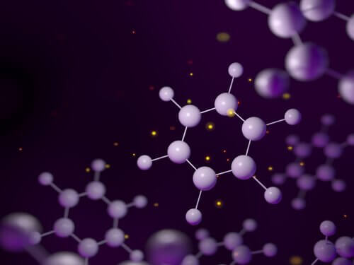 Benzen molekyler framstilt med lilla bakgrunn.