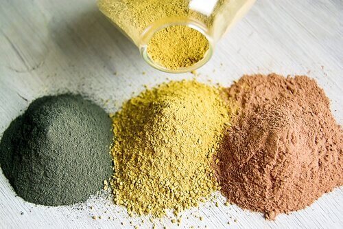 Alt du trenger å vite om geofagi - det å spise leire