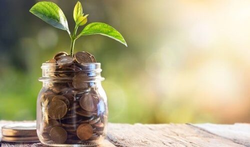 Krukke med penger i den.