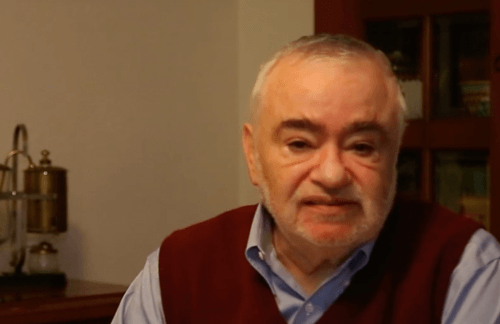 Et bilde av Ignacio Solares, forfatteren av Letters to a Young Psychologist