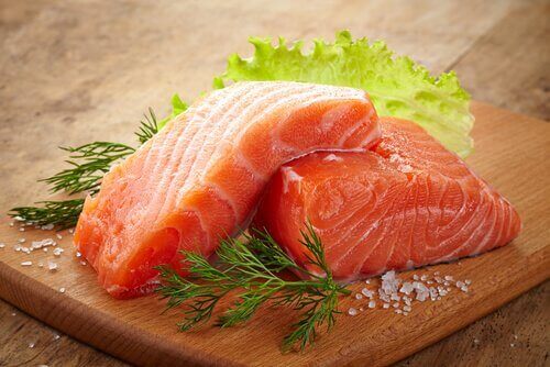 Du kan spise laks med paleolittisk diett.
