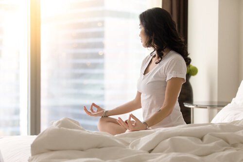 Mirakelmorgenen anbefaler at du praktiserer meditasjon hver dag.