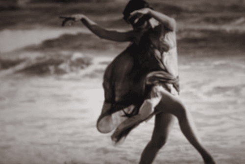 Isadora Duncan sa selv at hun ble inspirert av havet og bølgene.