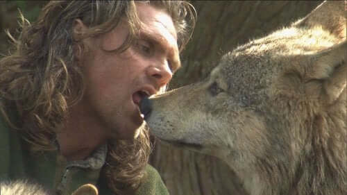 Shaun Ellis og en ulv