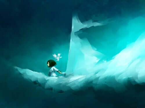 En jente sitter på en sky som har formen av en båt.