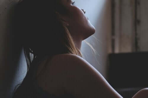 Avhengig personlighetsforstyrrelse fører til et dårlig selvbilde.