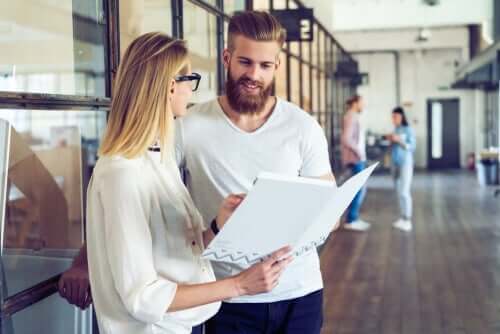 Kolleger kommuniserer