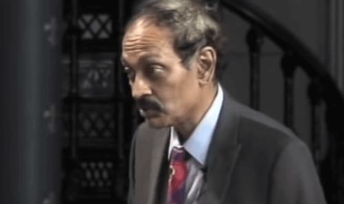 V.S. Ramachandran snakker med noen.