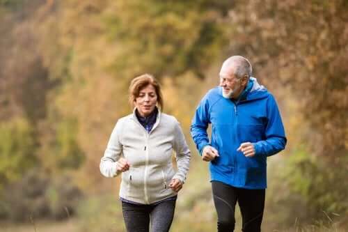 4 fordeler med fysisk aktivitet for eldre