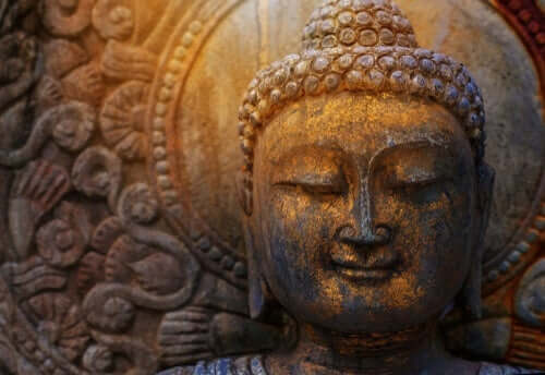 En statue av Buddha