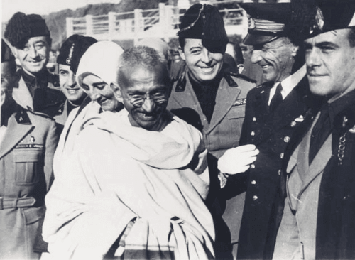 Mahatma Gandhi er forfaren til filosofien om integrert fred i vesten.