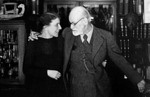 Anna Freud og Sigmund Freud.