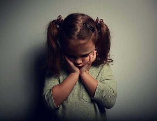 En trist liten jente.