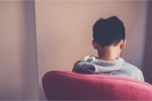 Williams syndrom: Symptomer, årsaker og behandling