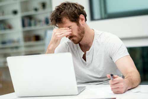 En mann som ikke klarer å fullføre arbeidet.