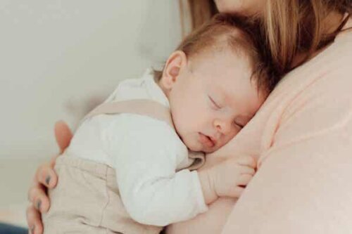 Baby som sover.
