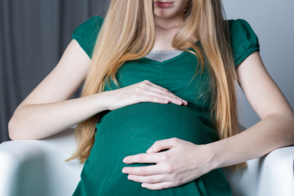 Hvordan støtte en gravid tenåring