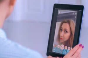 Selfie-dysmorfofobi, å leve livet gjennom filtre