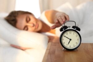 Å våkne en time tidligere kan hjelpe mot depresjon