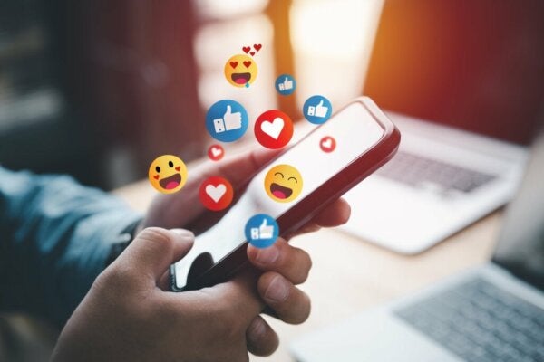 Syv fordeler med å logge av fra sosiale medier en stund