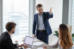 Folk som fornærmer andre, hvorfor gjør de det?