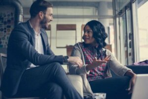 Hvordan kommuniserer emosjonelt intelligente mennesker?