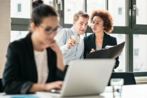 Frenemies: Stressende personer på arbeidsplassen